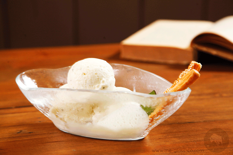 boat-shaped-ice-cream-bowl