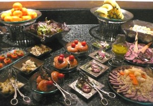 buffet-service-glass-dinnerware-Glass-Studio-Grand-Hyatt-Muscat