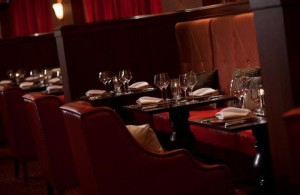 tabletop_designs_New_York_steakhouse_Renaissance_Doha-700x454