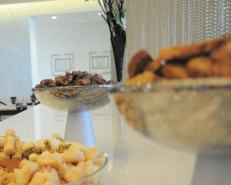 "serving bowls", "glass serving bowls", "glass bowls", "buffet bowls", "buffet ware", "buffet set", "Glass Studio", "Sofitel Abu Dhabi Corniche"