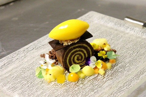 dessert_plate_Glass_Studio_St_Regis_Bal_Harbour_Resort