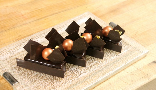 Dessert plate designs, "dessert tray", "chocolate plate", "dessert platter"